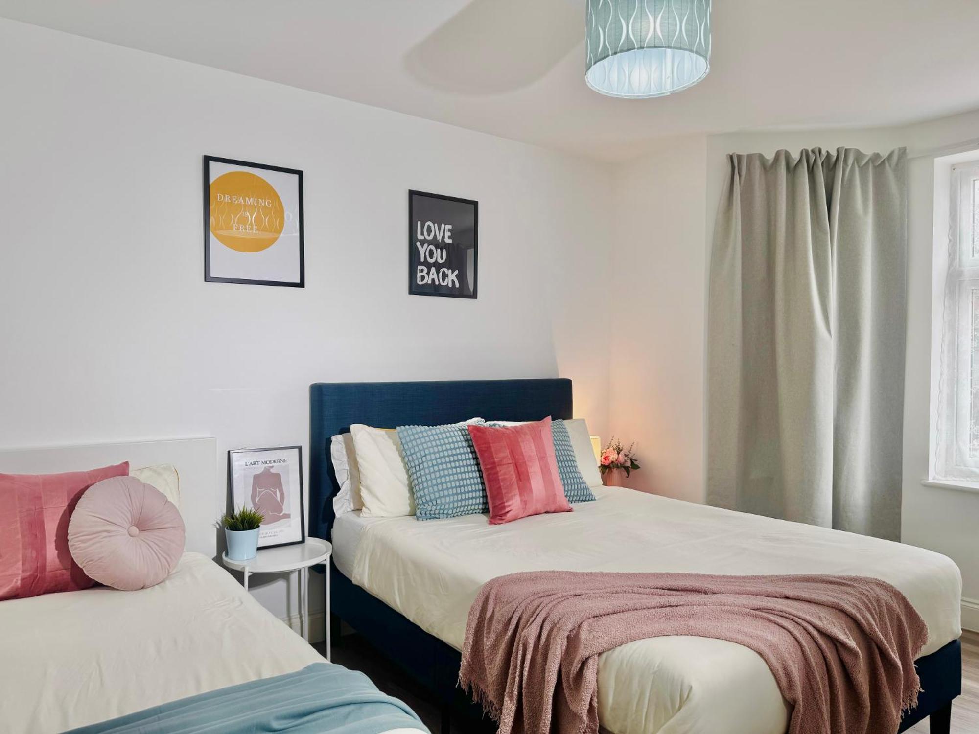 Cosy 1-Bed Flat 30Min To Central London & Parking エクステリア 写真