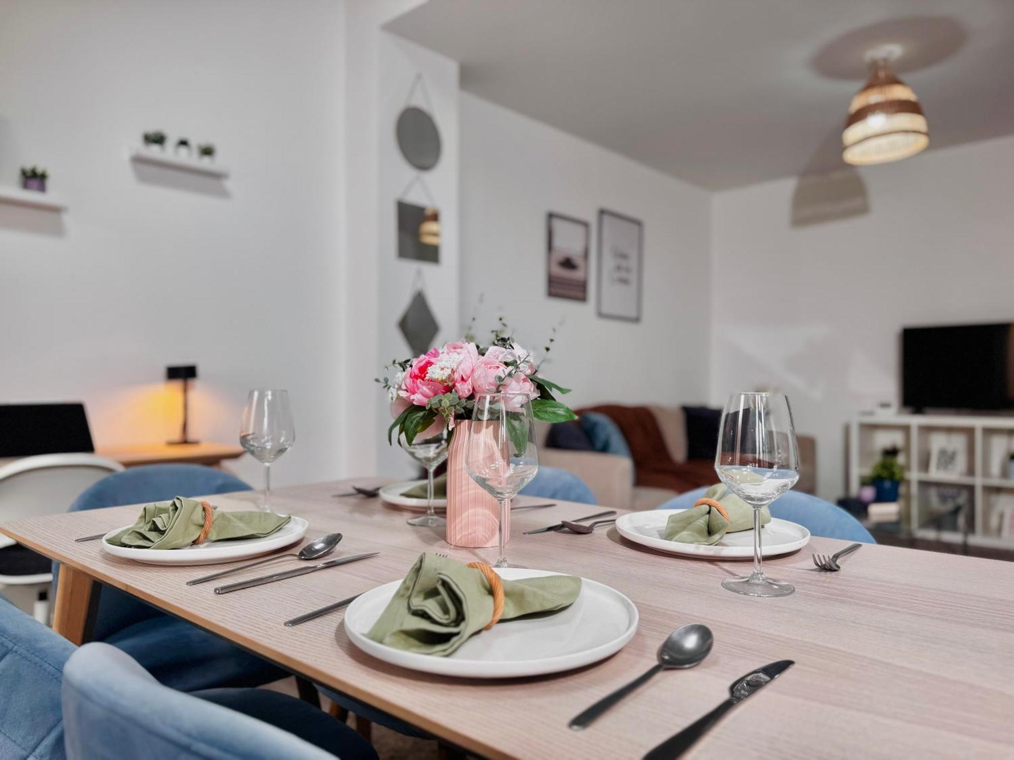 Cosy 1-Bed Flat 30Min To Central London & Parking エクステリア 写真