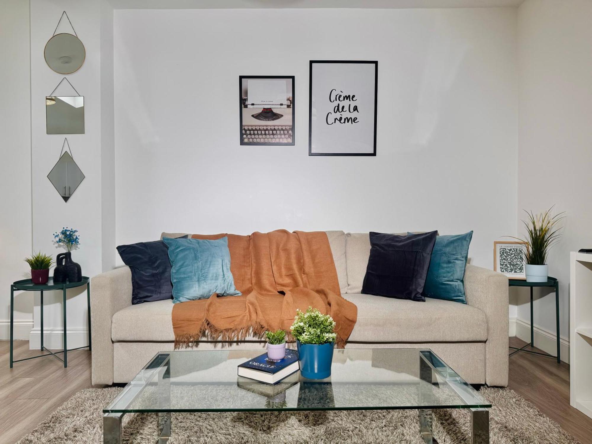 Cosy 1-Bed Flat 30Min To Central London & Parking エクステリア 写真